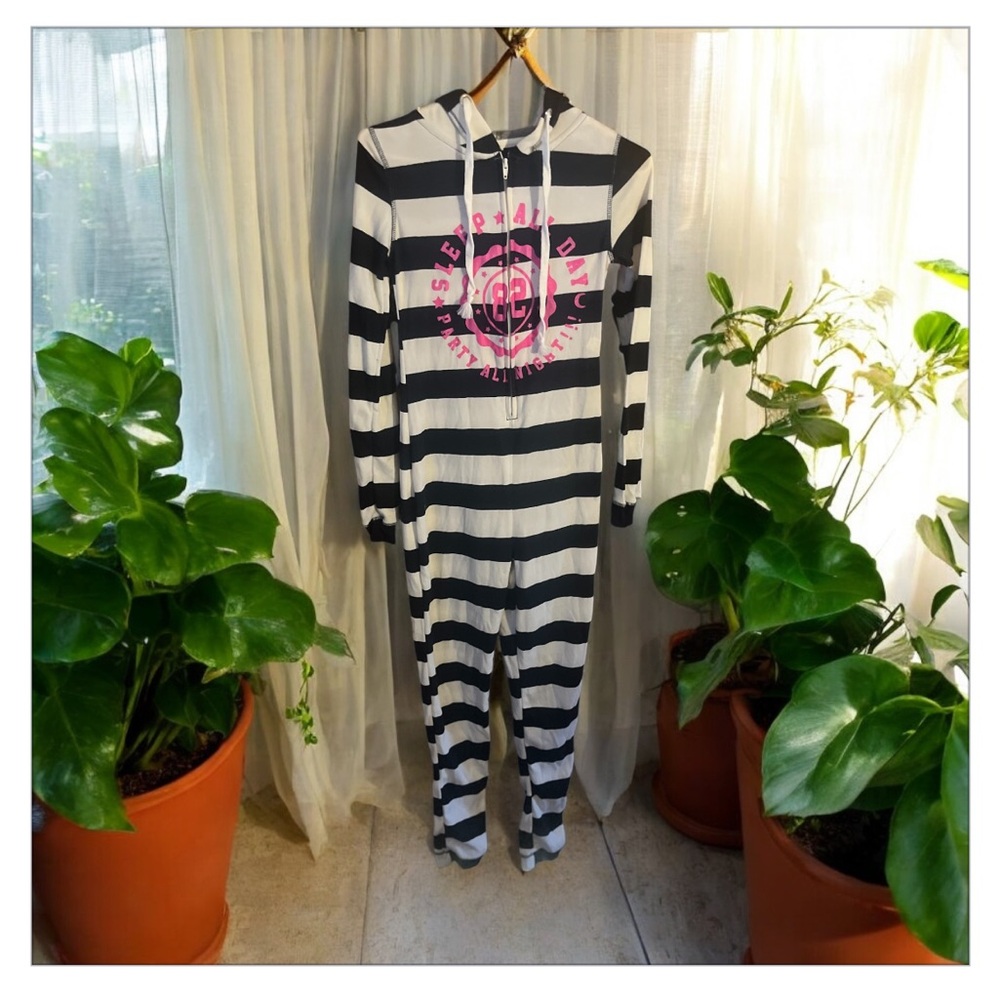 VS Pink  Zip up Hooded Footless Onesie Pjs -Navy/White with Pink Logo-NWT-Sz S🩷